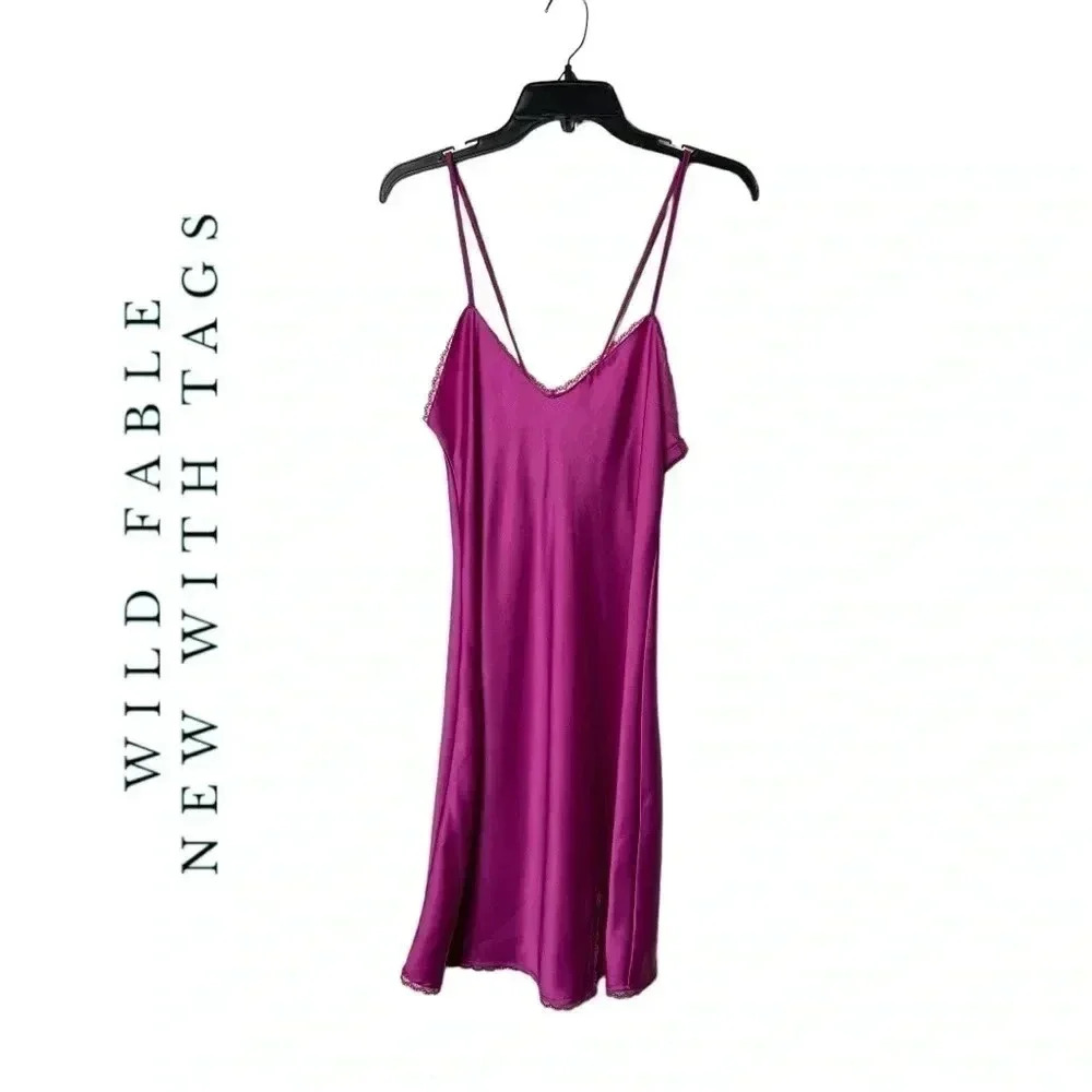 1683. WILD FABLE MINI LENGTH SLIP DRESS SIZE SMALL HOT PINK IN COLOR OPEN BACK